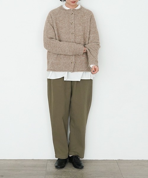 休日と詩(キュウジツトウタ)の「ウィークエンドカーディガン(ニット/セーター・レディース・ライトグリーン/ブラウン/ベージュ・FREE)」の5枚目の写真