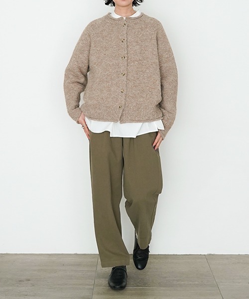 休日と詩(キュウジツトウタ)の「ウィークエンドカーディガン(ニット/セーター・レディース・ライトグリーン/ブラウン/ベージュ・FREE)」の4枚目の写真