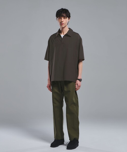 green label relaxing（グリーンレーベルリラクシング）の「ウォッシャブルトロ スキッパー 半袖 シャツ プルオーバー -ウォッシャブル・ストレッチ-（シャツ/ブラウス・メンズ・ダークブラウン/ダークグレー/イエロー・S/XL/L/M）」の5枚目の写真