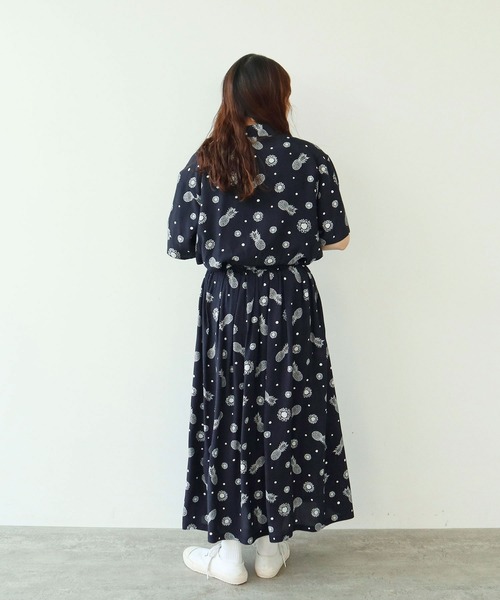 PAR ICI（パーリッシィ）の「パイナップルひまわりプリント アロハシャツ(セットアップ対応)（シャツ/ブラウス・レディース・ネイビー・FREE）」の9枚目の写真