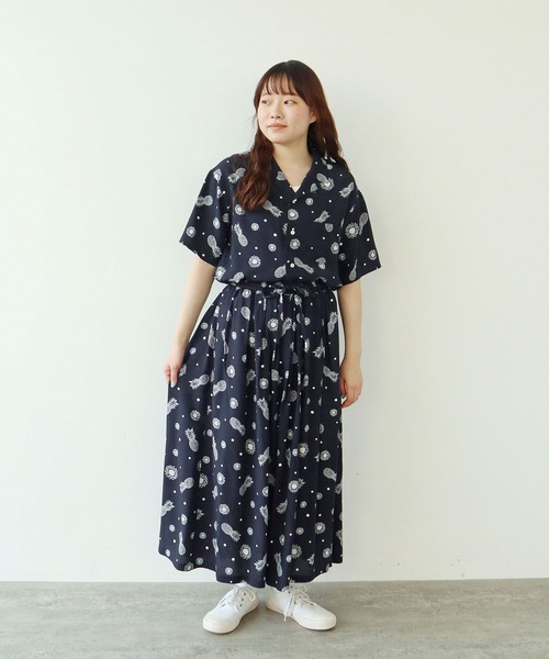 PAR ICI（パーリッシィ）の「パイナップルひまわりプリント アロハシャツ(セットアップ対応)（シャツ/ブラウス・レディース・ネイビー・FREE）」の7枚目の写真