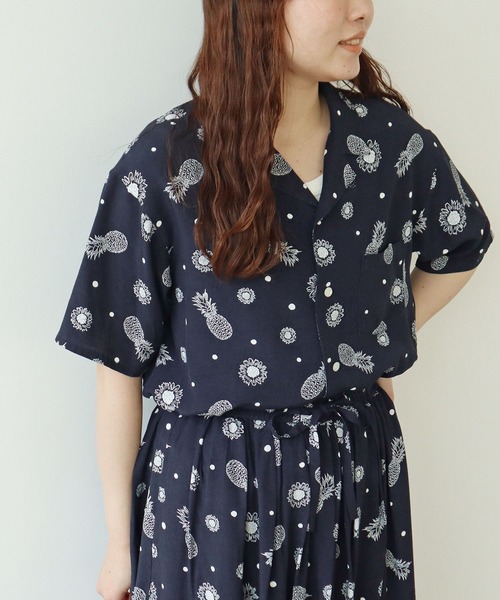 PAR ICI（パーリッシィ）の「パイナップルひまわりプリント アロハシャツ(セットアップ対応)（シャツ/ブラウス・レディース・ネイビー・FREE）」の5枚目の写真