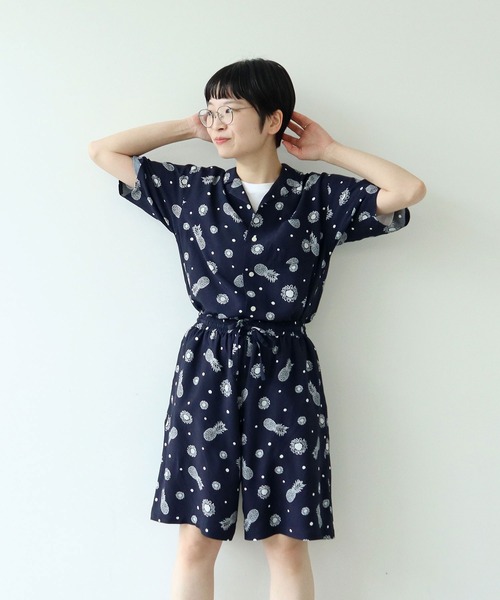 PAR ICI（パーリッシィ）の「パイナップルひまわりプリント アロハシャツ(セットアップ対応)（シャツ/ブラウス・レディース・ネイビー・FREE）」の18枚目の写真