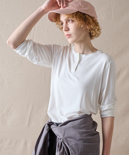 Eddie Bauer（エディーバウアー）の「エッセンシャル ヘンリーネックシャツ（Tシャツ/カットソー・レディース・ホワイト/杢グレー/ダークベージュ・XL/L/M/S）」の4枚目の写真