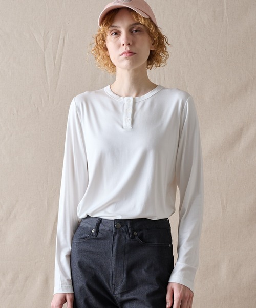 Eddie Bauer（エディーバウアー）の「エッセンシャル ヘンリーネックシャツ（Tシャツ/カットソー・レディース・ホワイト/杢グレー/ダークベージュ・XL/L/M/S）」の14枚目の写真