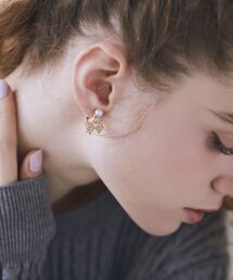 Maison de FLEUR（メゾンドフルール）の「リボンビジューイヤリング（イヤリング）」