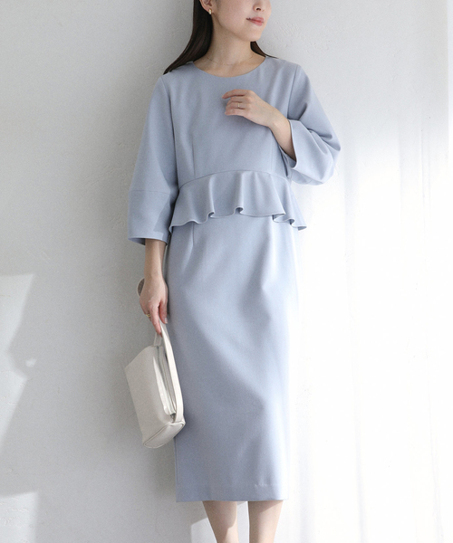 La TOTALITE（ラトータリテ）の「ペプラムサックワンピース（ワンピース・レディース・ネイビー/サックスブルー・36/38）」の2枚目の写真