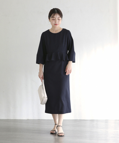 La TOTALITE（ラトータリテ）の「ペプラムサックワンピース（ワンピース・レディース・ネイビー/サックスブルー・36/38）」の3枚目の写真