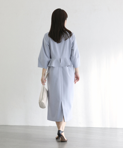 La TOTALITE（ラトータリテ）の「ペプラムサックワンピース（ワンピース・レディース・ネイビー/サックスブルー・36/38）」の6枚目の写真