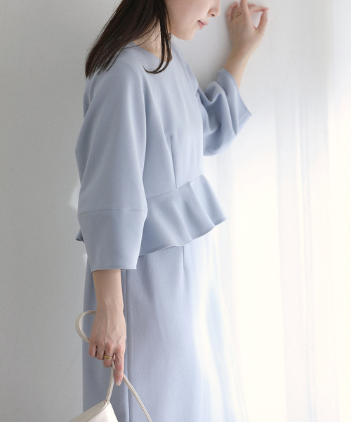 La TOTALITE（ラトータリテ）の「ペプラムサックワンピース（ワンピース・レディース・ネイビー/サックスブルー・36/38）」の7枚目の写真