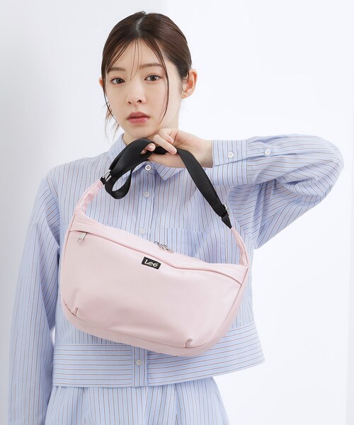 Lee（リー）の「【Lee別注】撥水ポケムーンショルダー（ショルダーバッグ・レディース・ブラック/ダークグレー/ライトイエロー系8/ピンク系1/ライトグレー/ライトグリーン・00）」の9枚目の写真