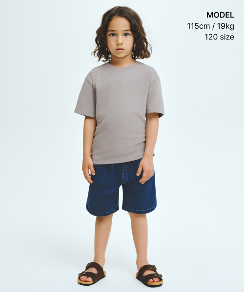 MUSINSA STANDARD KIDS（ムシンサスタンダードキッズ）の「[クールスタンダード] ワンタックワイドバンディングデニムショーツ [ディープインディゴ]（その他パンツ・レディース・その他・100/110/120/130/140/150）」の2枚目の写真