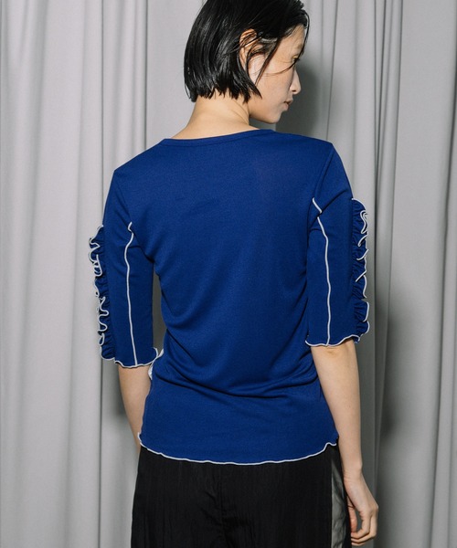 MARECHAL TERRE(マルシャルテル)の「【UV / 接触冷感 機能付き】ラッフル袖インナートップス(Tシャツ/カットソー・レディース・ライトグレー/ブラック/ブルー/オフホワイト・MEDIUM)」の6枚目の写真