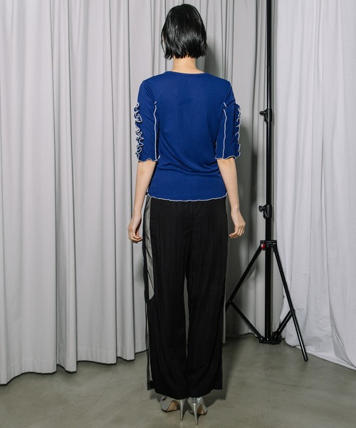 MARECHAL TERRE(マルシャルテル)の「【UV / 接触冷感 機能付き】ラッフル袖インナートップス(Tシャツ/カットソー・レディース・ライトグレー/ブラック/ブルー/オフホワイト・MEDIUM)」の7枚目の写真