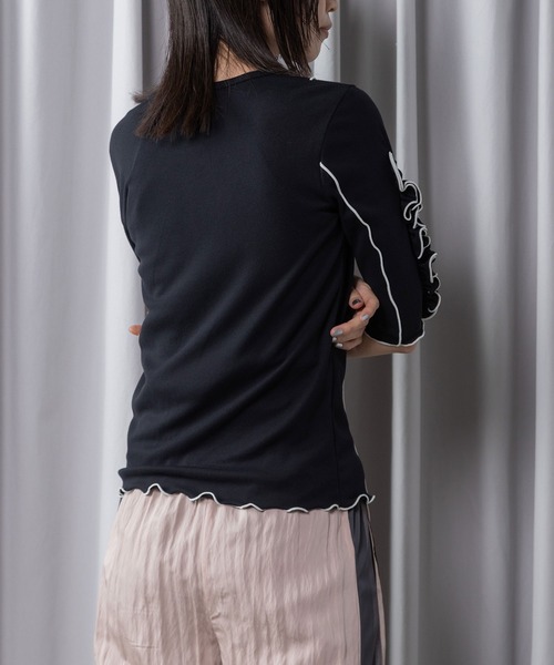 MARECHAL TERRE(マルシャルテル)の「【UV / 接触冷感 機能付き】ラッフル袖インナートップス(Tシャツ/カットソー・レディース・ライトグレー/ブラック/ブルー/オフホワイト・MEDIUM)」の17枚目の写真