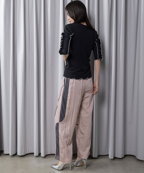 MARECHAL TERRE(マルシャルテル)の「【UV / 接触冷感 機能付き】ラッフル袖インナートップス(Tシャツ/カットソー・レディース・ライトグレー/ブラック/ブルー/オフホワイト・MEDIUM)」の18枚目の写真