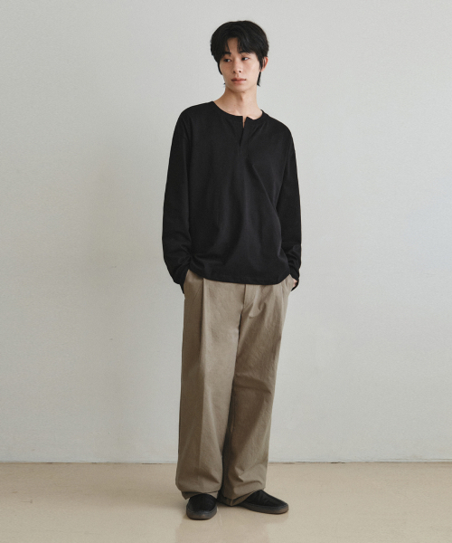 WEDNESDAY OASIS(ウェンズデーオアシス)の「ディープタックワイドコットンパンツ_DEEP BEIGE(W26PT03)(その他パンツ・メンズ・ダークベージュ・MEDIUM/LARGE/X-LARGE)」の4枚目の写真