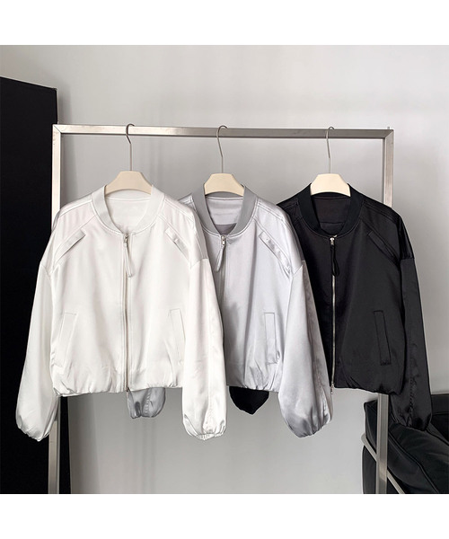 VASCARA(バスカラ)の「Satin Volume Blouson Jacket (3colors)(ブルゾン・レディース・グレー/ブラック/ホワイト・FREE)」の2枚目の写真