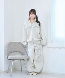 Rose Muse（ロゼミューズ）の「Embroidery jersey pants（スウェットパンツ）」
