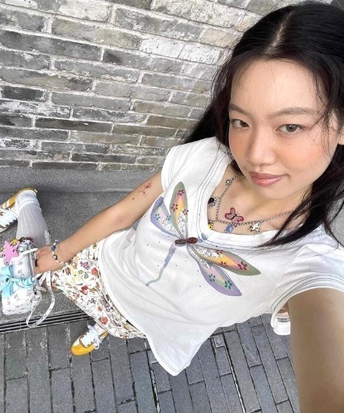 Vipoa（ヴィポア）の「Fairy dragonfly design tee（Tシャツ/カットソー・レディース・ホワイト/グリーン・FREE）」の5枚目の写真