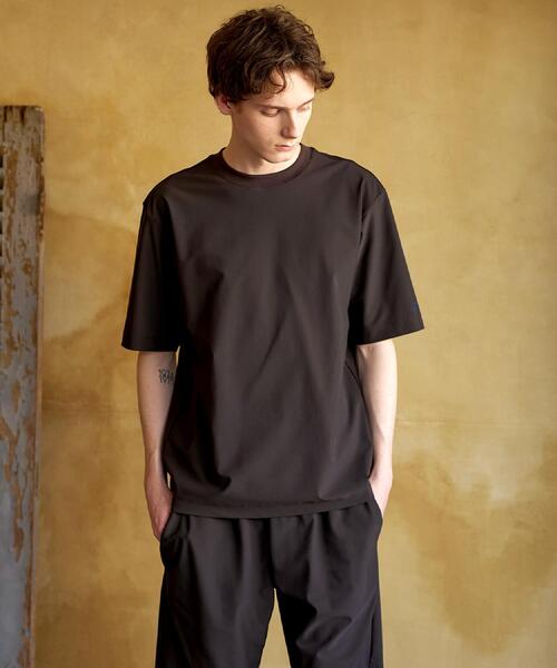 DRESSTERIOR(ドレステリア)の「【接触冷感/UVカット/ウォッシャブル】AIRTOOL クルーネックTシャツ(Tシャツ/カットソー・メンズ・ダークブラウン/ベージュ/ブラック・94/92/91/90)」の11枚目の写真