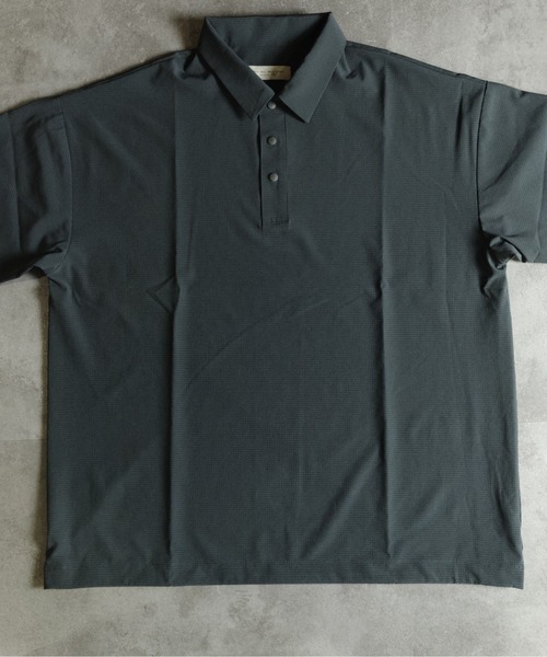 many men many mind(メニーメンメニーマインド)の「MANYMENMANYMINDS / AIRLEAKFABRIC/半袖ポロシャツ(ポロシャツ・メンズ・チャコール/ブラック・LARGE/X-LARGE/MEDIUM)」の4枚目の写真
