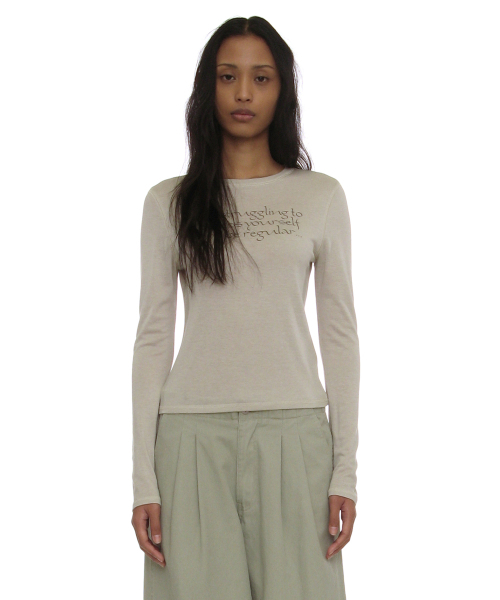 PARTIMENTO WOMEN(パルティメントウィメン)の「DBRスローガンプリンテッドロングスリーブT_エクリュ(Tシャツ/カットソー・レディース・その他・SMALL/MEDIUM)」の3枚目の写真