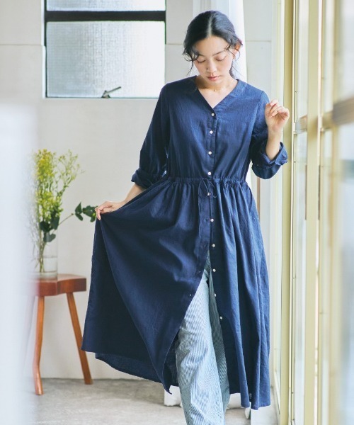 and myera(アンド マイラ)の「and myera コットンリネンのワンピース(ワンピース・レディース・ネイビー・L/M/LL)」の1枚目の写真