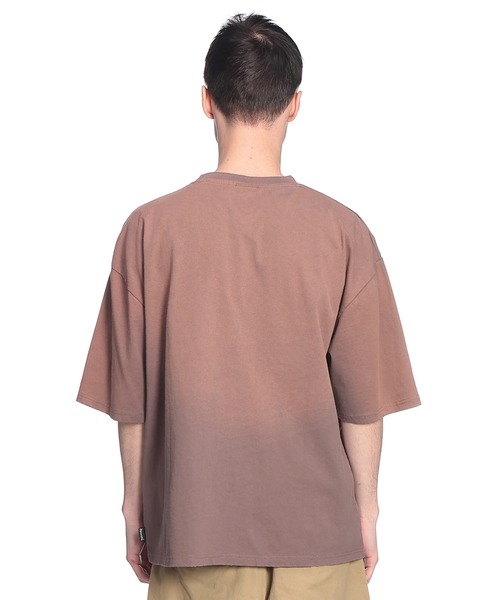 THRASHER（スラッシャー）の「THRASHER (スラッシャー) ダメージ加工 グラデーション Tシャツ 半袖 ビッグシルエット オーバーサイズ ヴィンテージ ユニセックス（Tシャツ/カットソー・メンズ・ピンク/ブラウン/ブルー/ブラック・M/L/LL）」の17枚目の写真