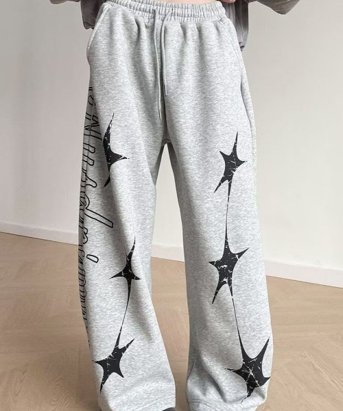 Sibra(シブラ)の「ロゴスタープリントルーズスウェットパンツ(スウェットパンツ・レディース・グレー/ブラック・M)」の1枚目の写真