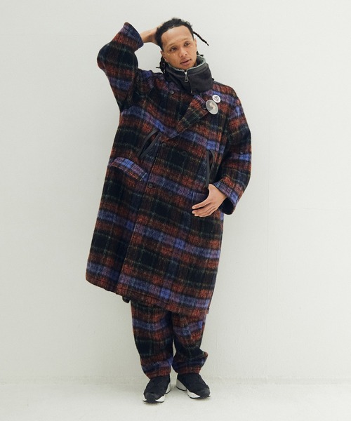 STOF(ストフ)の「Alternative Chaos Coat(チェスターコート・メンズ・ブラック/ブラック×グレー・M/S)」の2枚目の写真