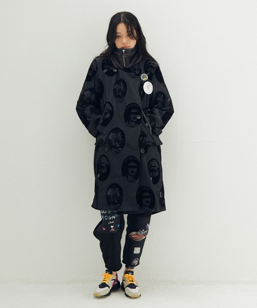 STOF(ストフ)の「Alternative Chaos Coat(チェスターコート・メンズ・ブラック/ブラック×グレー・M/S)」の8枚目の写真