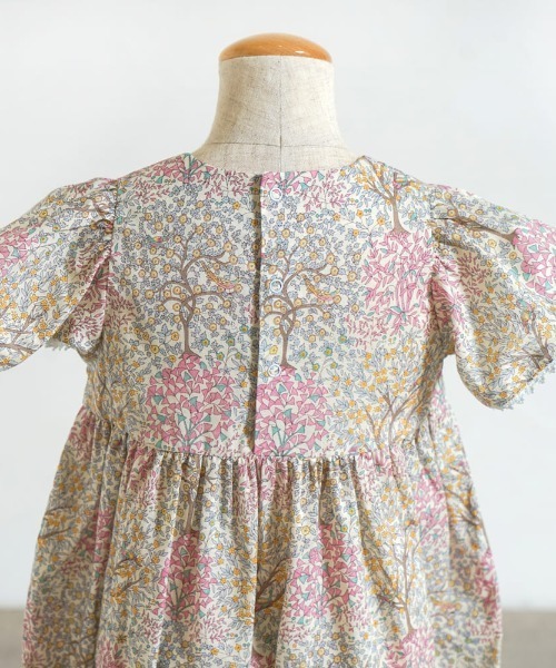 Hoppetta(ホッペッタ)の「【Hoppetta plus(ホッペッタプラス)】オーガニックコットンリバティロンパース 70・80cm(ロンパース・キッズ・ライトブルー/イエロー・70cm/80cm)」の5枚目の写真