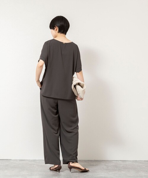 NOLLEY’S(ノーリーズ)の「【WEB&一部店舗限定カラー】《セットアップ対応》ジョーゼットイージーワイドパンツ(その他パンツ・レディース・チャコールグレー/ブラック/オリーブ・38/36/34)」の16枚目の写真