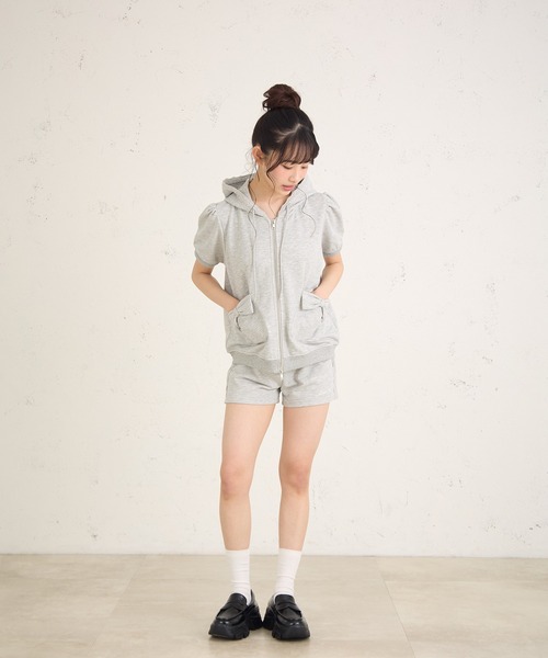 FCMM(エフシーエムエム)の「RIBBON HD SS/リボンフーディーSS(パーカー・レディース・ピンク/グレー/ネイビー・SMALL/MEDIUM)」の19枚目の写真