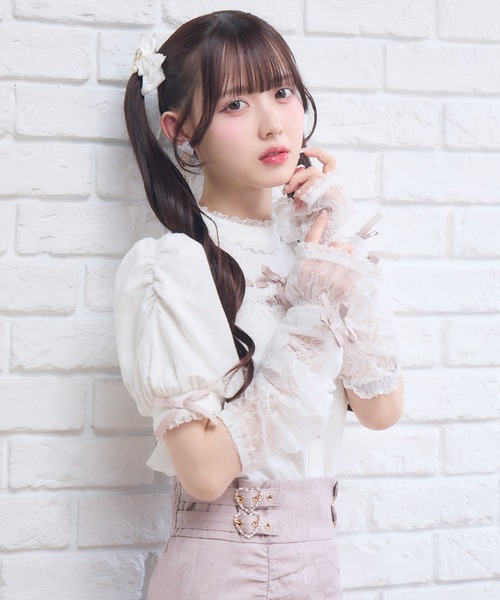ROJITA(ロジータ)の「レースアームウォーマー付きデコルテレーストップス(Tシャツ/カットソー・レディース・ブラック/グレー/ホワイト・FREE)」の4枚目の写真