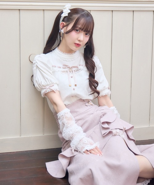 ROJITA(ロジータ)の「レースアームウォーマー付きデコルテレーストップス(Tシャツ/カットソー・レディース・ブラック/グレー/ホワイト・FREE)」の12枚目の写真