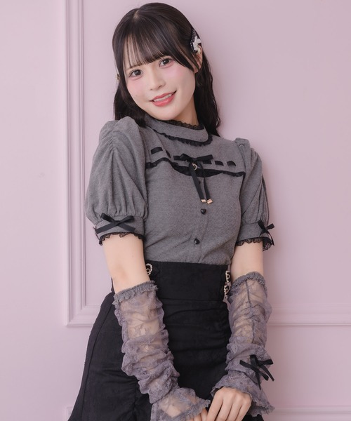 ROJITA(ロジータ)の「レースアームウォーマー付きデコルテレーストップス(Tシャツ/カットソー・レディース・ブラック/グレー/ホワイト・FREE)」の20枚目の写真