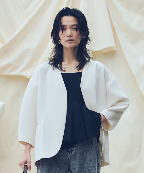 allureville（アルアバイル）の「シープパイルノーカラージャケット