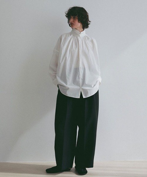 ETRE TOKYO（エトレトウキョウ）の「ダブルクロスハイウエストタックパンツ（その他パンツ・レディース・ネイビー/ブラック/グレイッシュベージュ・S/M）」の13枚目の写真