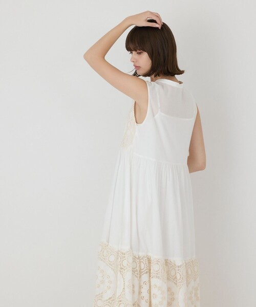GRACE CONTINENTAL(グレースコンチネンタル)の「エンブロイダリーワンピース(ワンピース・レディース・ホワイト/カーキ・36)」の10枚目の写真