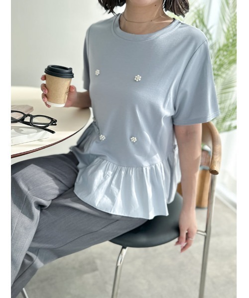fifth（フィフス）の「アシンメトリーフリルデザインフラワーパールTシャツ（Tシャツ/カットソー・レディース・ブラック/ホワイト/ブルー・M）」の3枚目の写真
