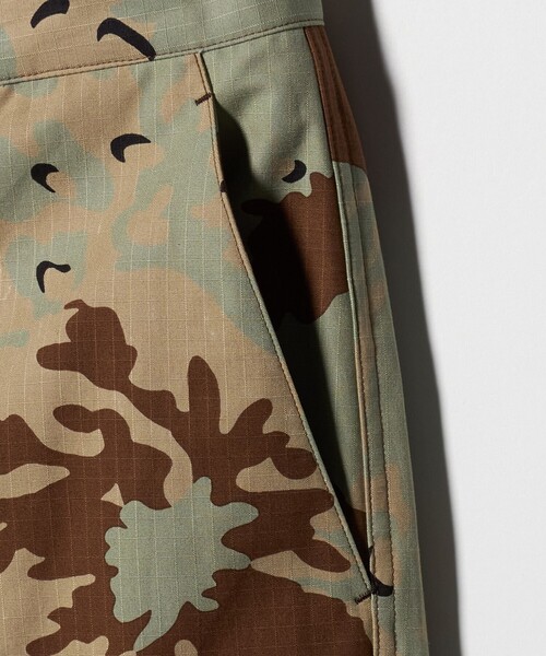 6(ロク)の「【別注】<NOMARHYTHM TEXTILE for 6>CAMO FLOWER SHORTS/ハーフパンツ(その他パンツ・レディース・ベージュ・1/3)」の2枚目の写真