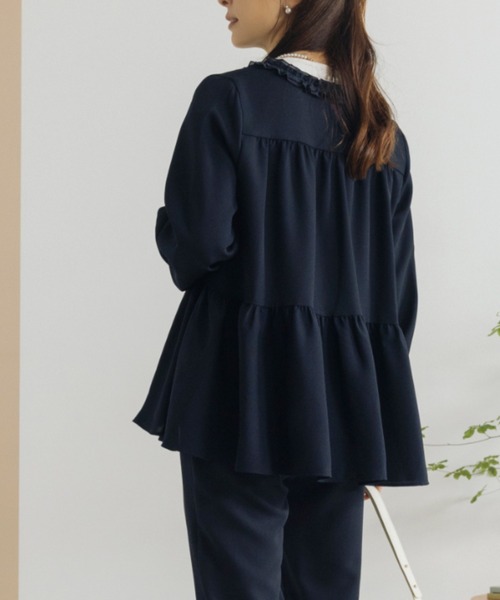 Sono(ソーノ)の「【SONO/ソーノ】【SONO NAVY/ソーノネイビー】フリルトリミング オープンブラウス(シャツ/ブラウス・レディース・ホワイト/ネイビー・F)」の13枚目の写真