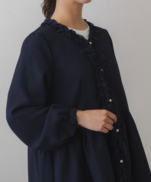 Sono(ソーノ)の「【SONO/ソーノ】【SONO NAVY/ソーノネイビー】フリルトリミング オープンブラウス(シャツ/ブラウス・レディース・ホワイト/ネイビー・F)」の8枚目の写真