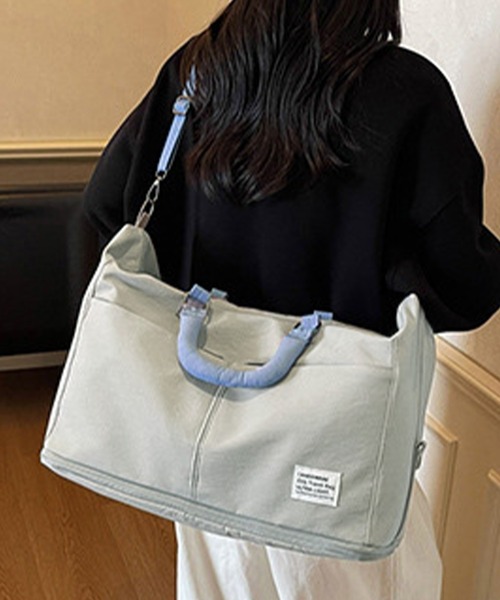 DAY CLOSET(デイ クローゼット)の「【撥水加工/2WAY ショルダーorハンドル/ベルト取り外し可/キャリーオン可】変形シルエット。配色ボストンバッグ レディース メンズ(ショルダーバッグ・レディース・グリーン/ブラック/ホワイト/ピンク/ライトグレー・ONE SIZE)」の3枚目の写真
