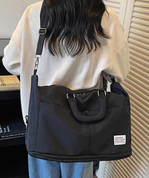 DAY CLOSET(デイ クローゼット)の「【撥水加工/2WAY ショルダーorハンドル/ベルト取り外し可/キャリーオン可】変形シルエット。配色ボストンバッグ レディース メンズ(ショルダーバッグ・レディース・グリーン/ブラック/ホワイト/ピンク/ライトグレー・ONE SIZE)」の19枚目の写真