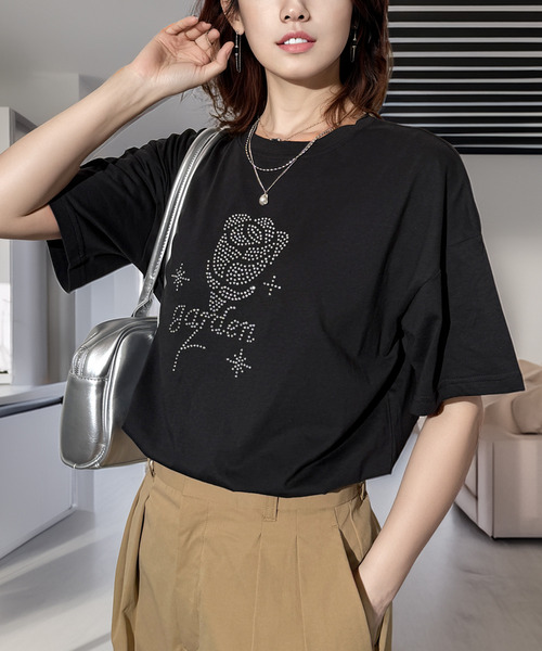 Chandelier（シャンデリア）の「上品に映えるラインストーン ソフトコットン ゆるTシャツ（Tシャツ/カットソー・レディース・ブラック系2/ピンク系/ホワイト系3/ブラック系/ホワイト系/ブラック系1/ホワイト系1/ブラック系3/ブラック系5/ブラック系4/ホワイト系2・L/M）」の8枚目の写真