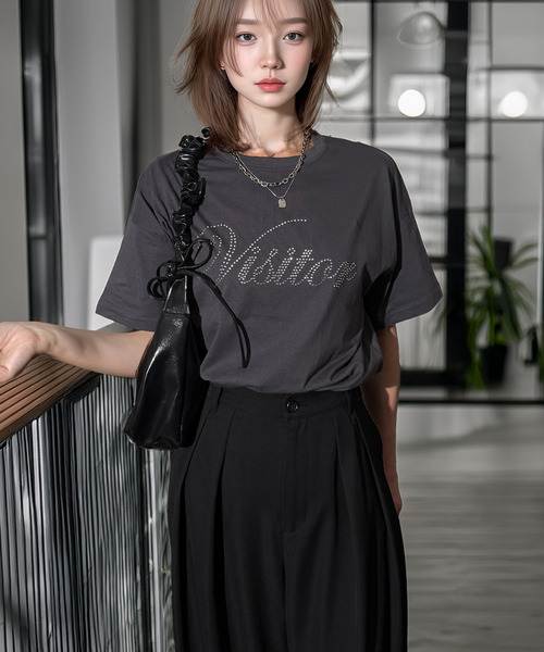 Chandelier（シャンデリア）の「上品に映えるラインストーン ソフトコットン ゆるTシャツ（Tシャツ/カットソー・レディース・ブラック系2/ピンク系/ホワイト系3/ブラック系/ホワイト系/ブラック系1/ホワイト系1/ブラック系3/ブラック系5/ブラック系4/ホワイト系2・L/M）」の19枚目の写真