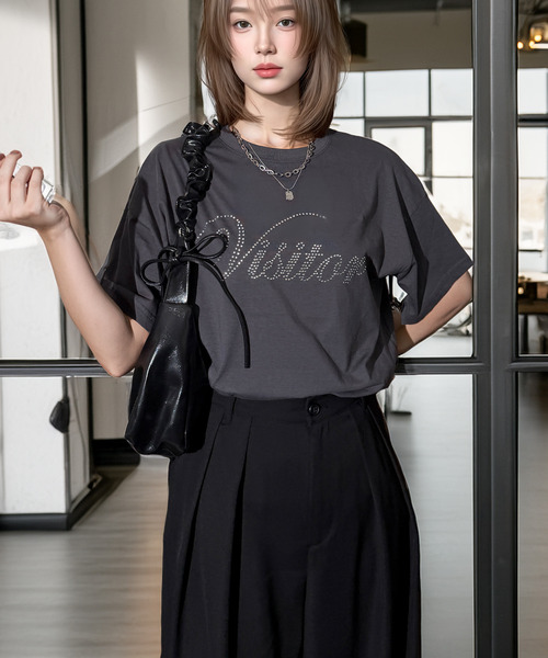 Chandelier（シャンデリア）の「上品に映えるラインストーン ソフトコットン ゆるTシャツ（Tシャツ/カットソー・レディース・ブラック系2/ピンク系/ホワイト系3/ブラック系/ホワイト系/ブラック系1/ホワイト系1/ブラック系3/ブラック系5/ブラック系4/ホワイト系2・L/M）」の20枚目の写真